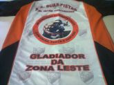 A.a duas pistas costas